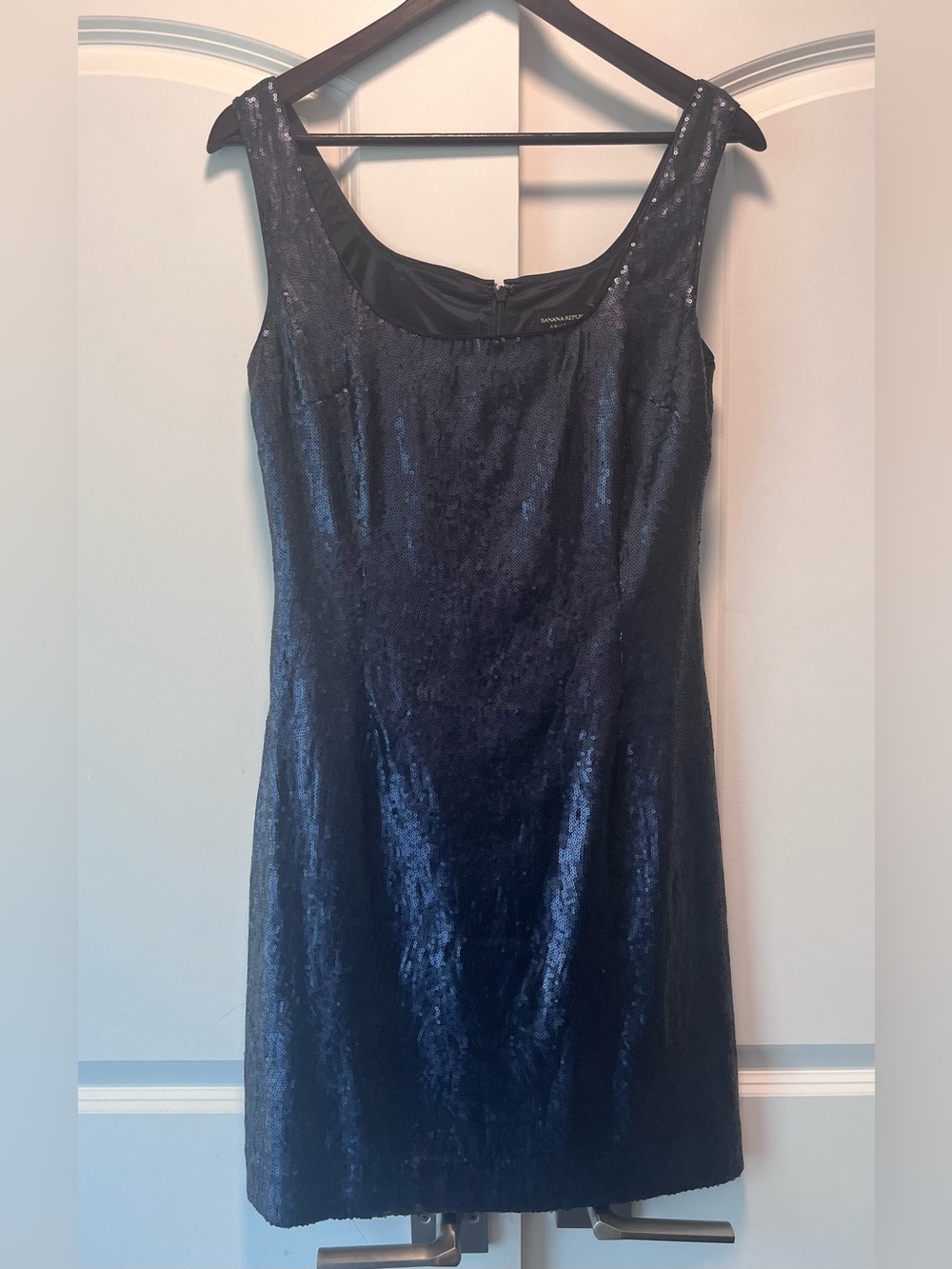 NWOT- Banana Republic L'Wren Scott midnight blue Sequin Midi Sheath Dress size 8